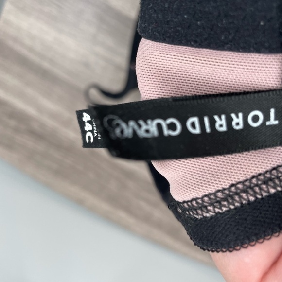 Torrid curve black padded underwire lace bra - Picture 8 of 13